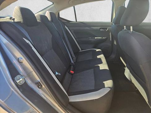Used 2022 Nissan Versa SV image 18