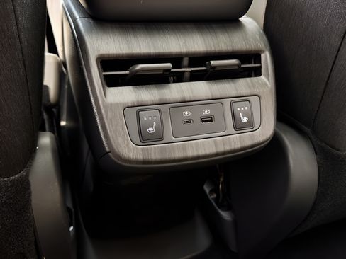 Used 2023 Nissan Ariya AWD image 22
