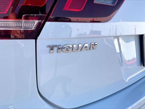 Used 2018 Volkswagen Tiguan S w/ 3rd Row Seat Package AWD/4WD image 8