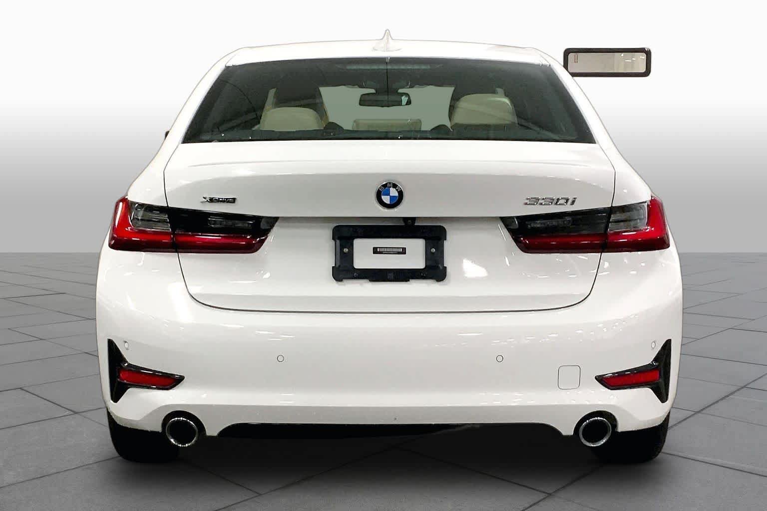 Used 2022 BMW 330i xDrive Sedan w/ Premium Package AWD/4WD image 5