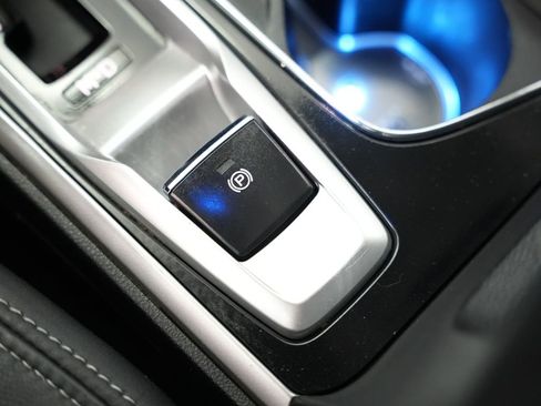 Used 2022 Subaru Ascent Limited image 32