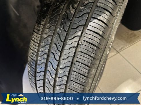 Used 2022 Volkswagen Taos S image 24