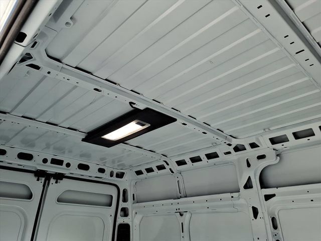 Used 2024 RAM ProMaster 2500 w/ Convenience Group FWD image 7