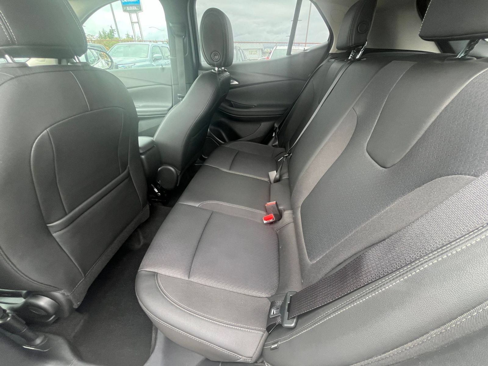 Used 2025 Buick Encore GX Preferred AWD/4WD image 26