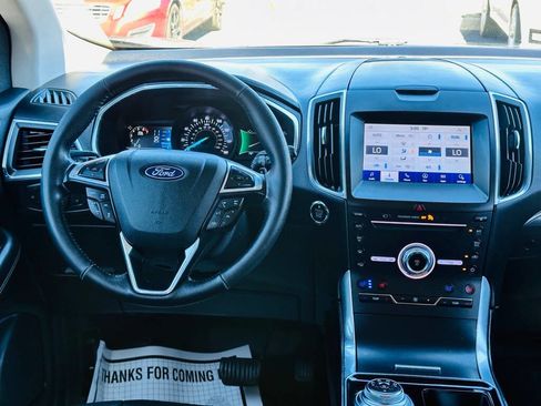 Used 2019 Ford Edge Titanium w/ Equipment Group 301A AWD/4WD image 10
