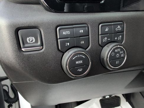 Used 2025 Chevrolet Silverado 1500 High Country AWD/4WD image 20