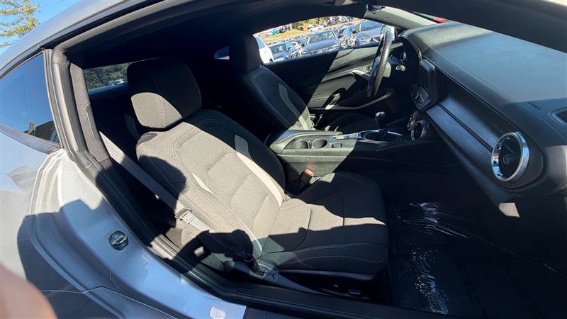 Used 2019 Chevrolet Camaro LT RWD image 8