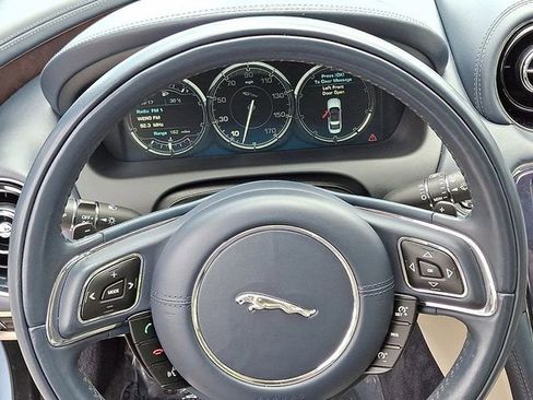 Used 2011 Jaguar XJ image 20