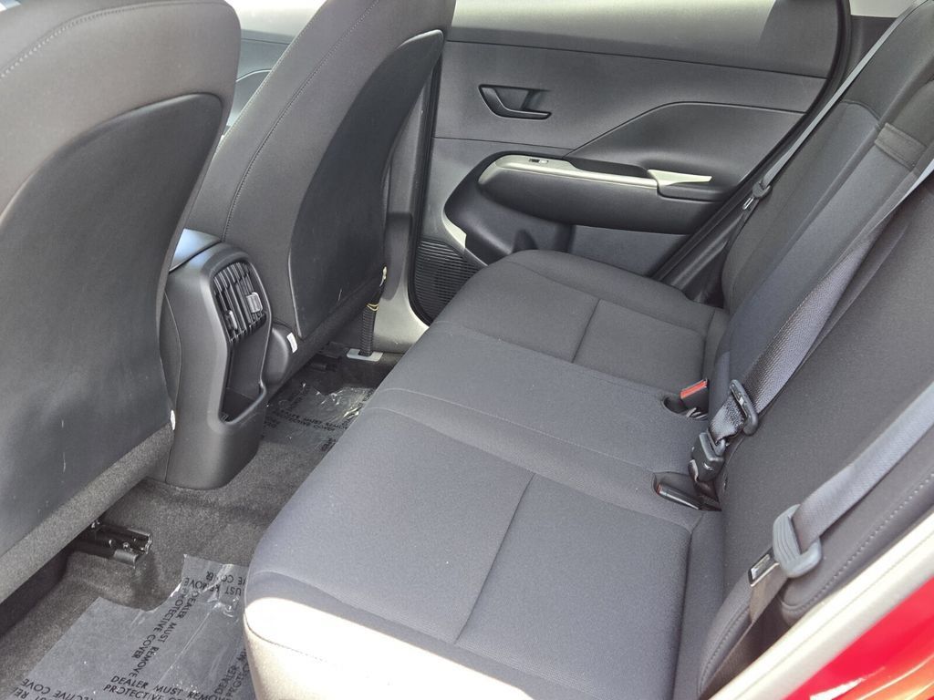 Certified 2024 Hyundai Kona SEL w/ Convenience Package AWD/4WD image 11