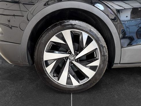 Used 2022 Volkswagen ID.4 Pro S w/ Gradient Package AWD/4WD image 33