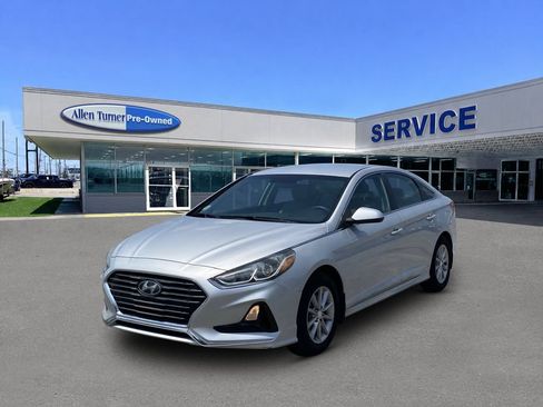 Used 2018 Hyundai Sonata SE FWD image 4