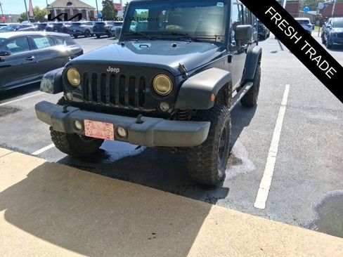 Used 2018 Jeep Wrangler Unlimited Sport S AWD/4WD image 3