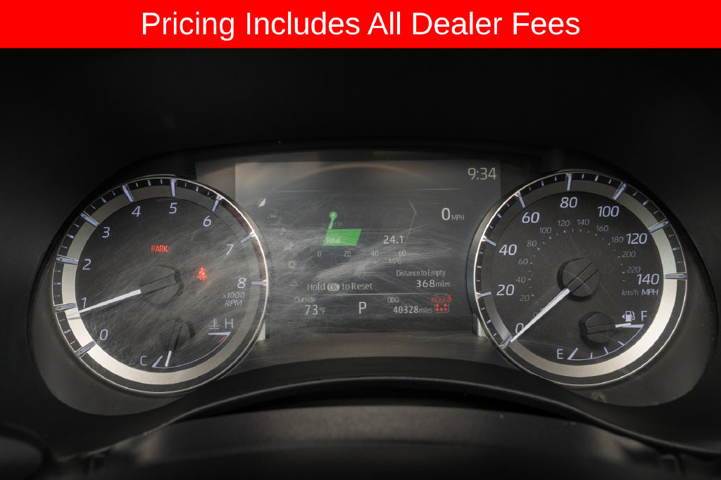 Used 2024 Toyota Highlander XLE FWD image 21