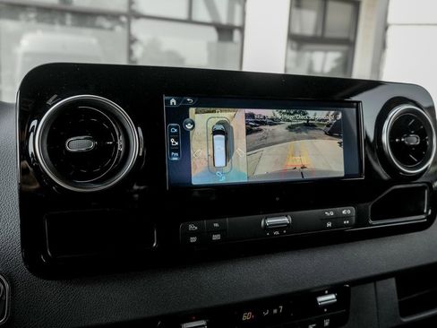 Used 2025 Mercedes-Benz Sprinter 2500 image 17