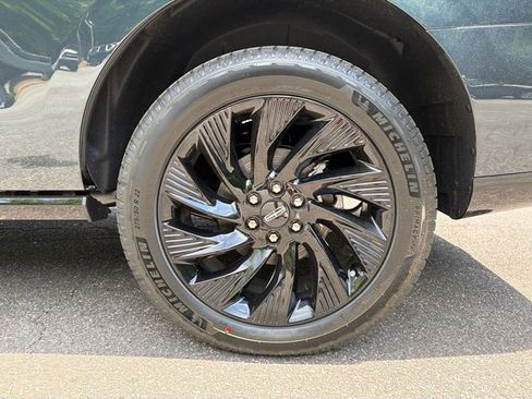 New 2026 Lincoln Navigator Reserve AWD/4WD image 21
