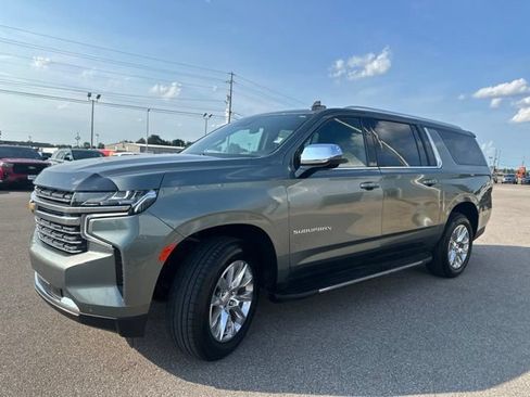 Used 2023 Chevrolet Suburban Premier AWD/4WD image 31