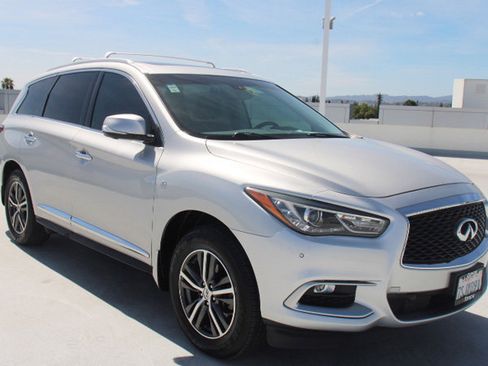 Used 2016 INFINITI QX60 Luxe w/ Premium Plus Package AWD/4WD image 2