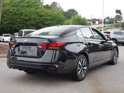 Used 2022 Nissan Altima 2.5 SV FWD image 5