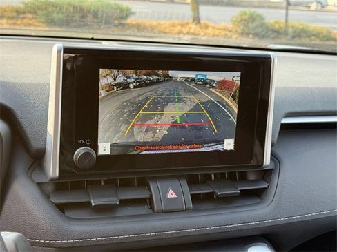 Used 2025 Toyota RAV4 XLE image 23