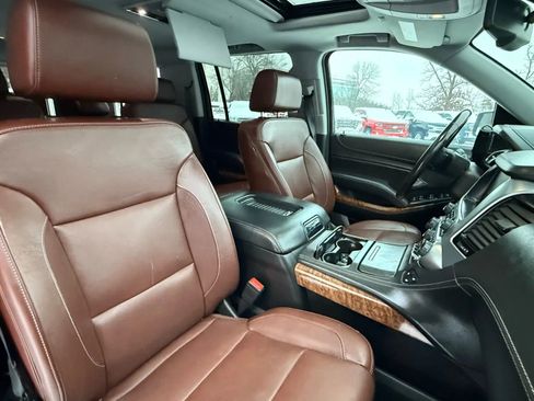 Used 2020 Chevrolet Suburban Premier w/ Premier Plus Edition image 41