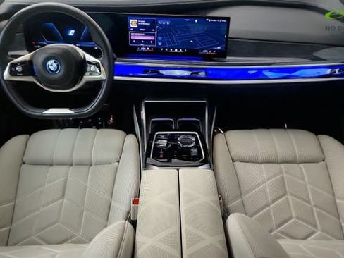 Used 2023 BMW i7 xDrive60 AWD/4WD image 51