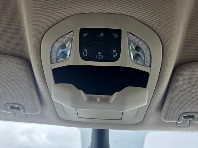 Used 2024 Chrysler Voyager LX FWD image 28