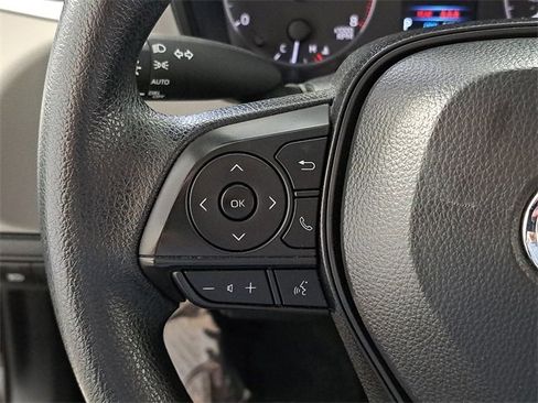 Used 2025 Toyota Corolla LE image 24