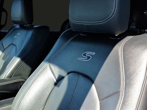 Used 2020 Chrysler Pacifica Touring-L Plus w/ S Appearance Package image 22