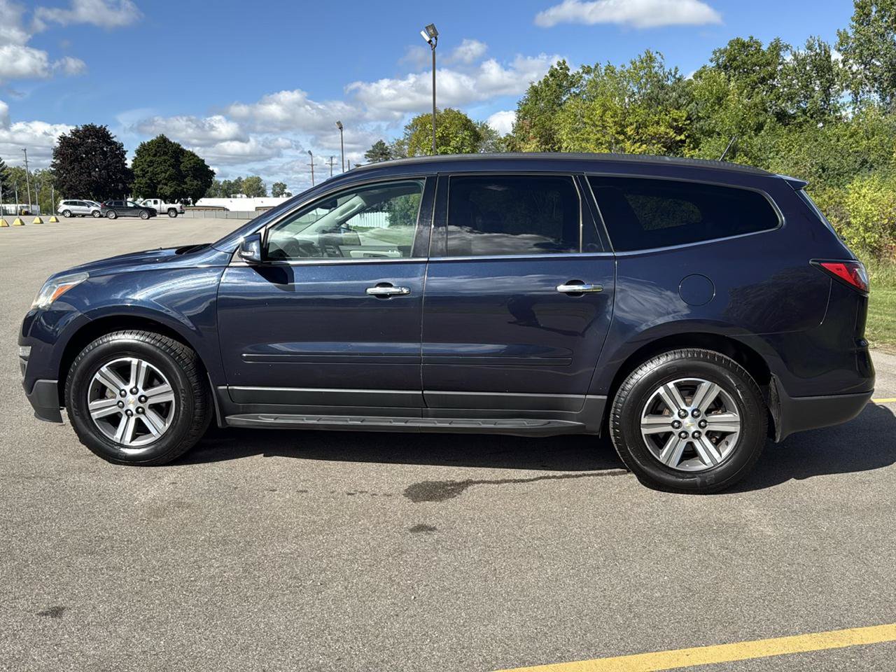 Used 2017 Chevrolet Traverse LT FWD image 8