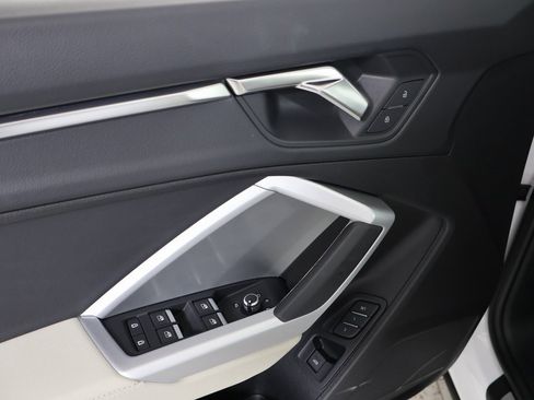 Used 2025 Audi Q3 2.0T Premium w/ Convenience Package image 21