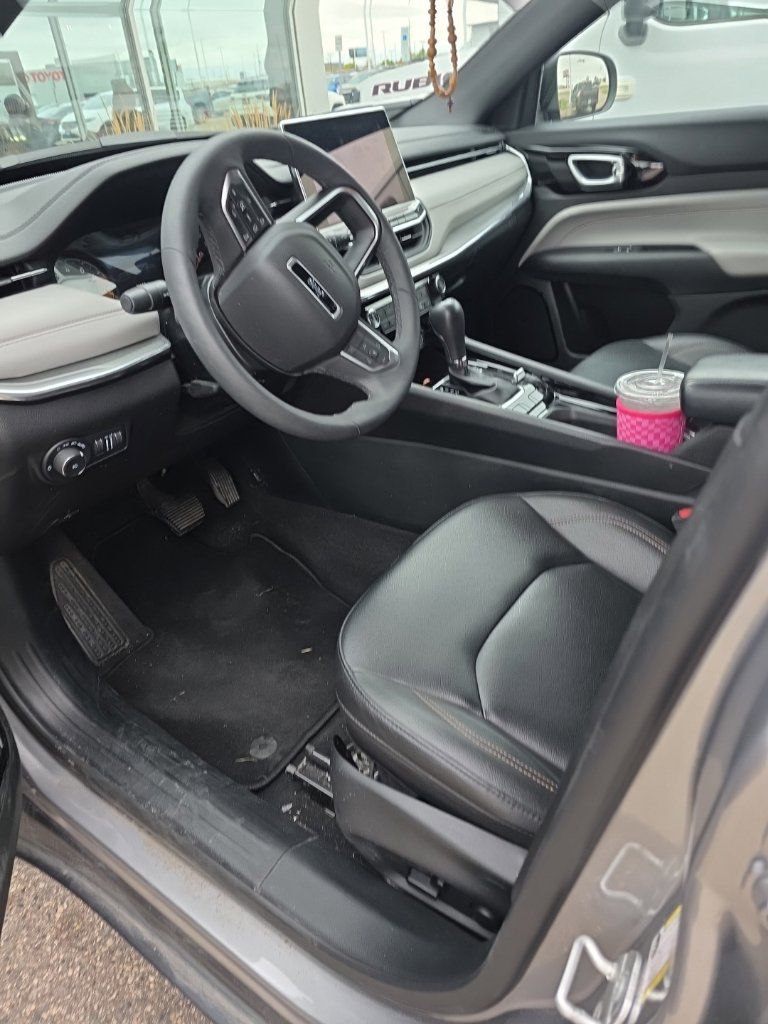 Certified 2024 Jeep Compass Limited AWD/4WD image 11