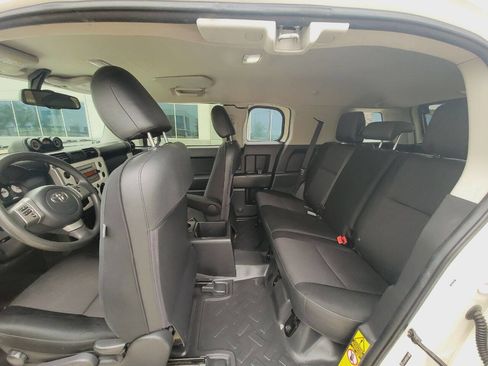 Used 2012 Toyota FJ Cruiser 4WD w/ Convenience Pkg image 11