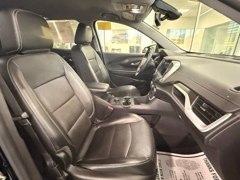 Used 2024 GMC Terrain SLT image 14