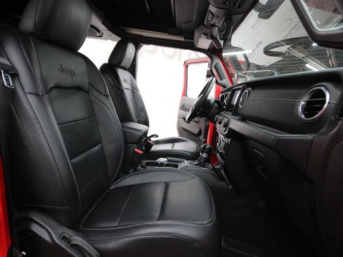 Used 2019 Jeep Wrangler Unlimited Sahara w/ Quick Order Package 24M Moab AWD/4WD image 29