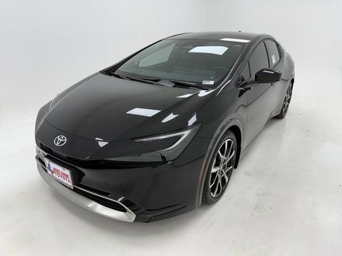 Used 2025 Toyota Prius Plug-In Hybrid w/ Limited Premium Package image 4