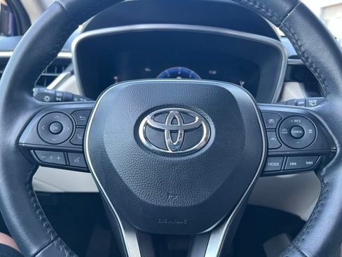 Used 2024 Toyota Corolla Cross XLE w/ Convenience Package AWD/4WD image 23