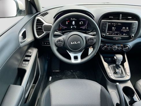 New 2025 Kia Soul LX w/ LX Technology Package image 20