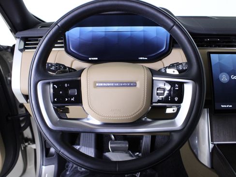 Used 2025 Land Rover Range Rover Long Wheelbase SE image 22