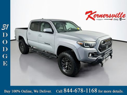 Used 2021 Toyota Tacoma SR5 AWD/4WD image 1
