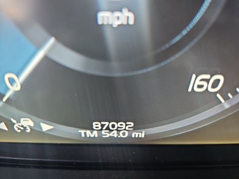 Used 2019 Volvo XC90 T5 Momentum w/ Multimedia Package image 19