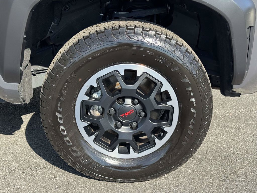 Used 2024 Toyota Tacoma TRD Off-Road w/ TRD Off Road Premium Package AWD/4WD image 28