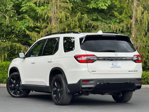 New 2026 Honda Pilot Black Edition image 8