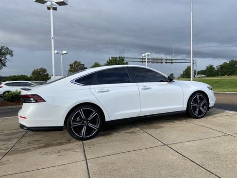 Used 2024 Honda Accord Sport image 15