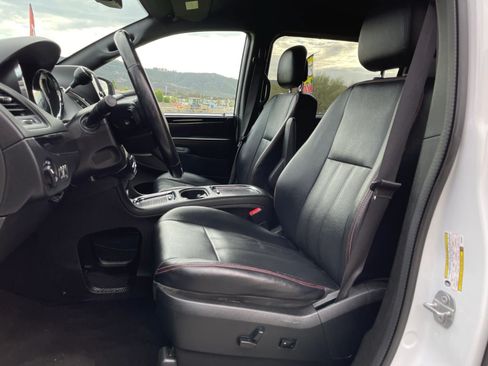 Used 2018 Dodge Grand Caravan GT FWD image 15