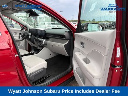 Used 2024 Hyundai Kona Limited AWD/4WD image 29