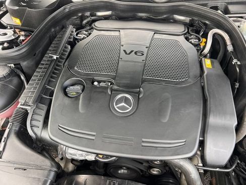 Used 2016 Mercedes-Benz E 350 Sedan w/ Keyless Go Package image 33