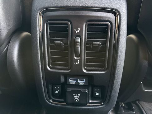 Used 2017 Jeep Grand Cherokee Overland image 25