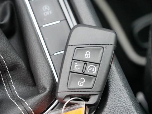 Certified 2023 Volkswagen Taos SEL image 35