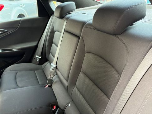 Used 2022 Chevrolet Malibu LT FWD image 17