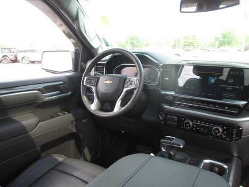 Used 2025 Chevrolet Silverado 1500 LTZ w/ LTZ Premium Package AWD/4WD image 28